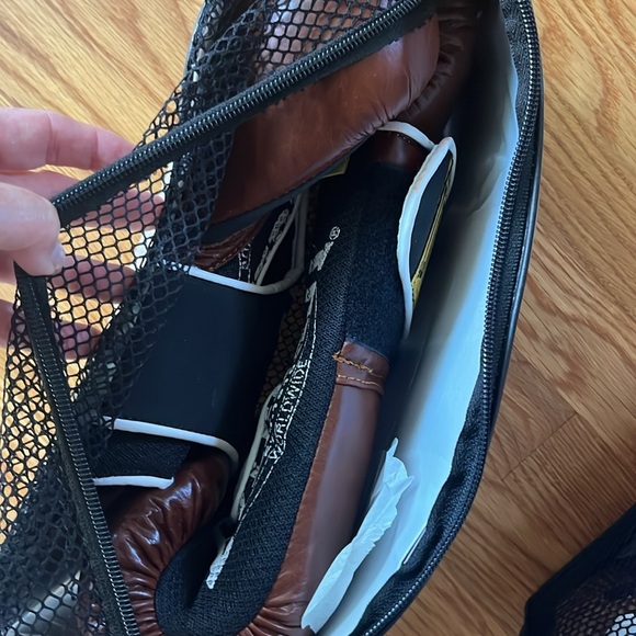 Everlast 1910 Boxing Gloves NIP - Picture 12 of 17